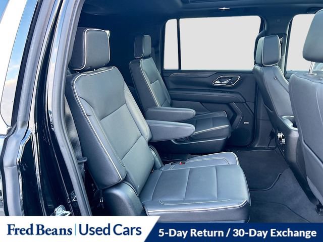 Used 2023 GMC Yukon XL SLT w/ SLT Luxury Package image 32