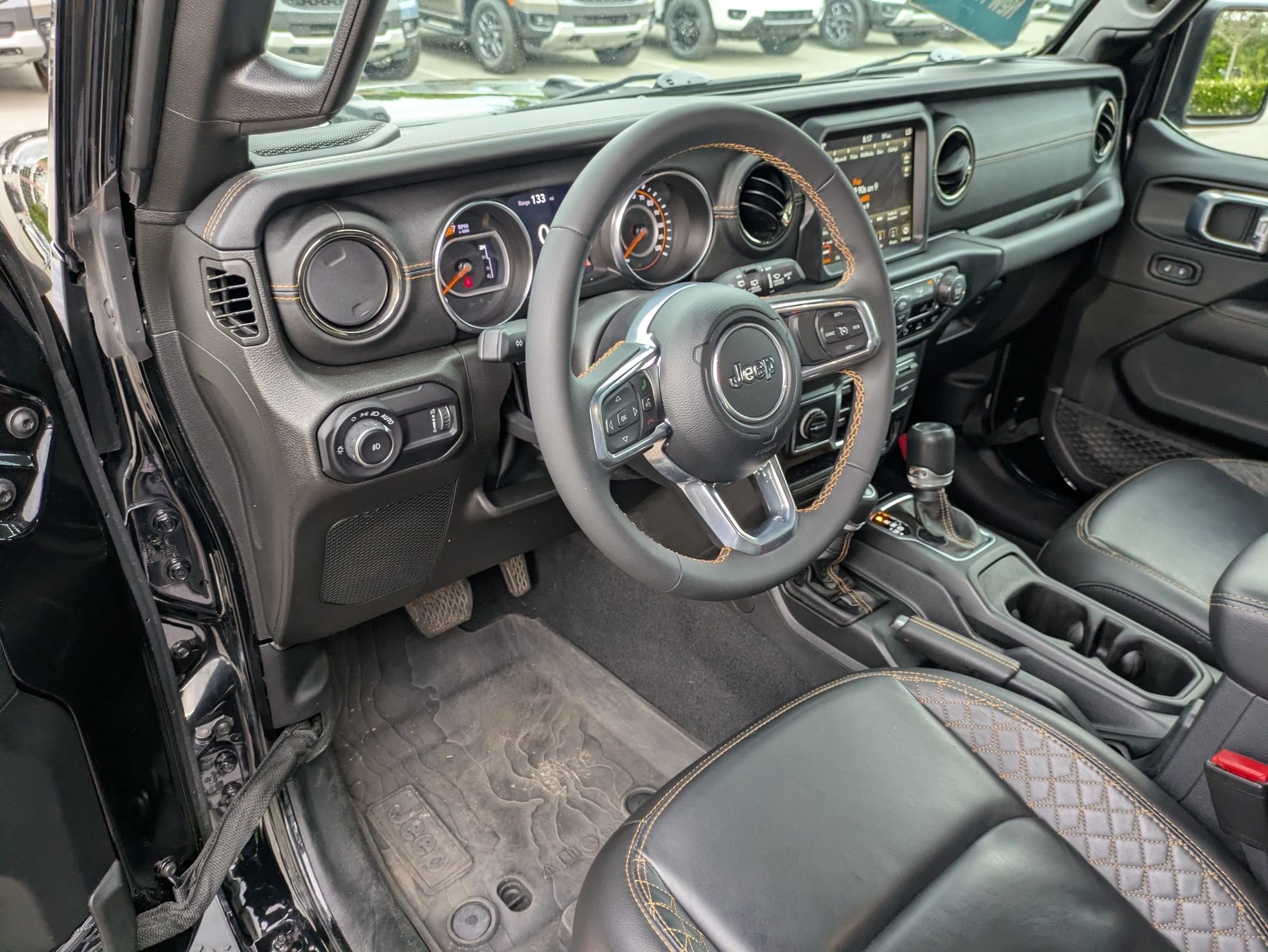 Used 2023 Jeep Wrangler Unlimited Sahara AWD/4WD image 14