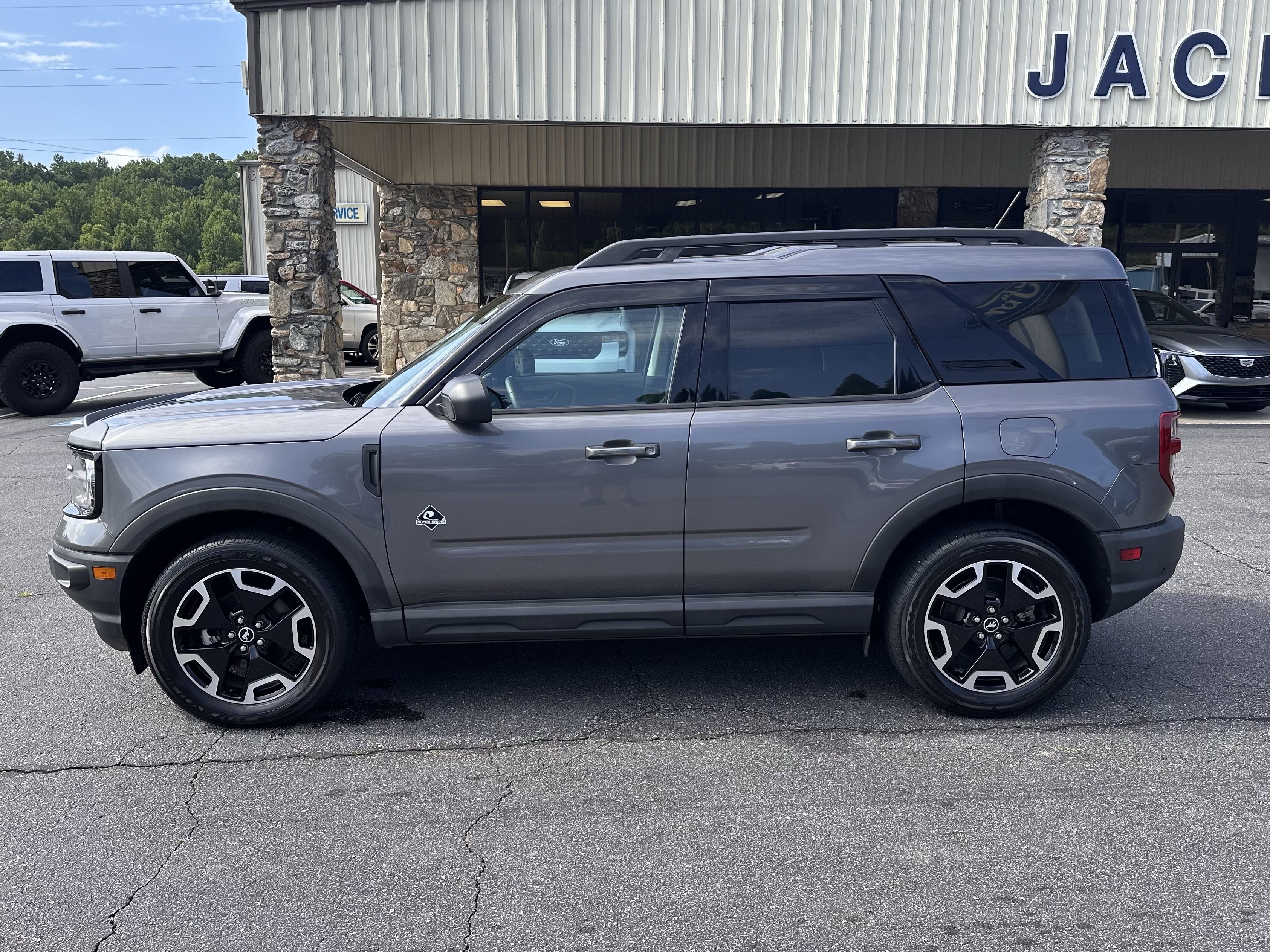 Certified 2023 Ford Bronco Sport Outer Banks AWD/4WD image 1