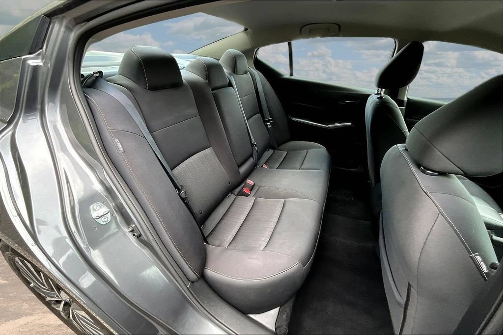 Used 2024 Nissan Altima 2.5 SV FWD image 27