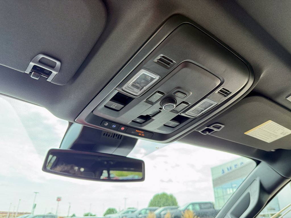 Used 2025 Chevrolet Suburban Premier w/ Sun And Tow Package image 32