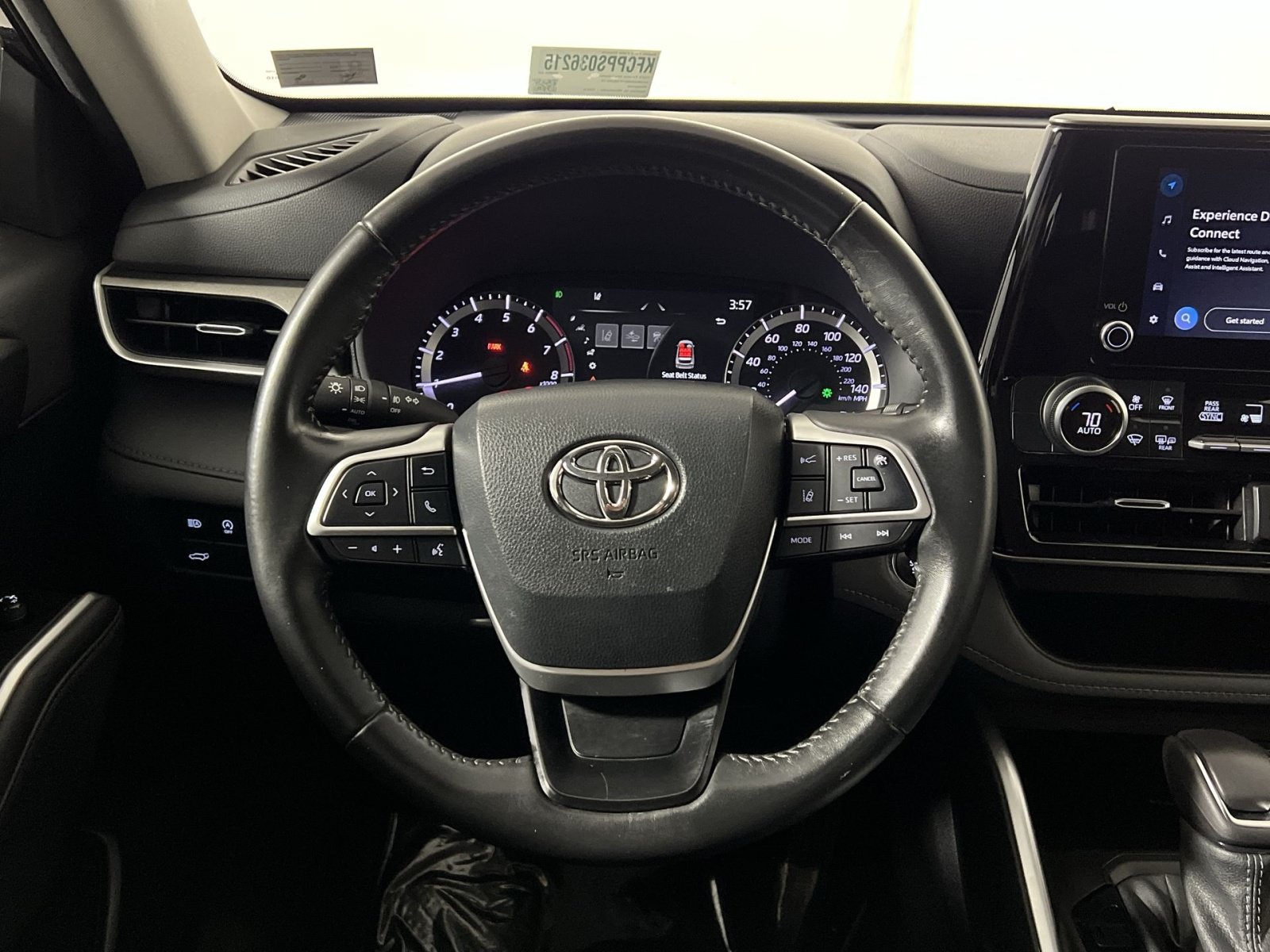 Used 2023 Toyota Highlander LE AWD/4WD image 16