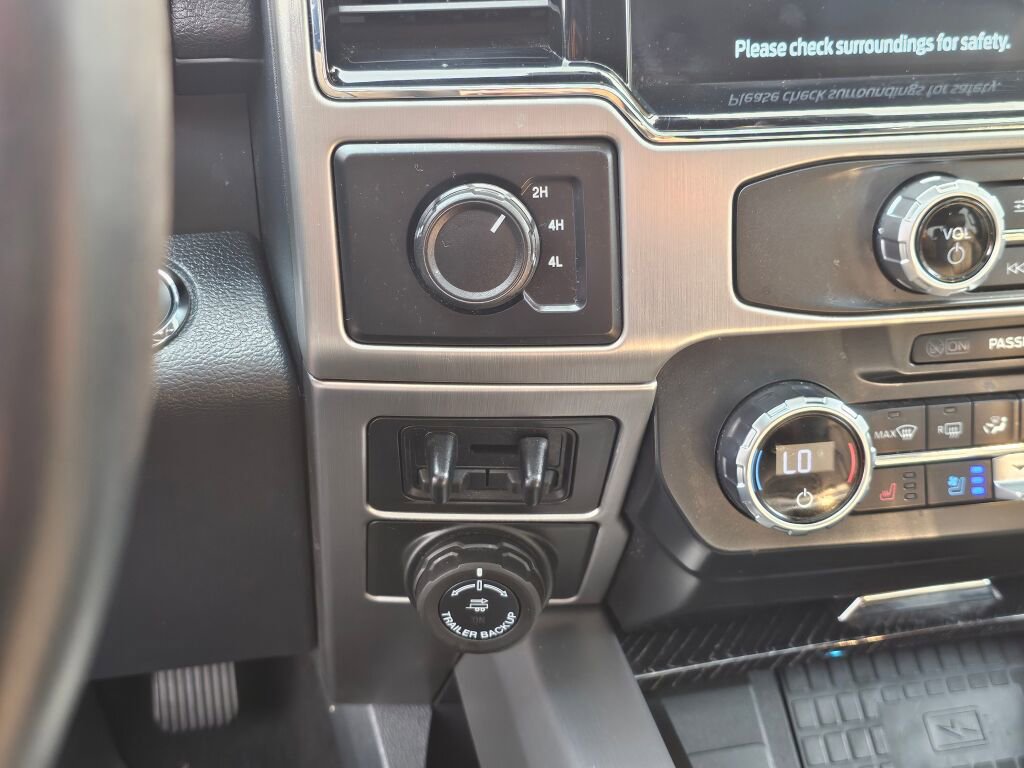 Certified 2022 Ford F450 Platinum w/ FX4 Off-Road Package image 31