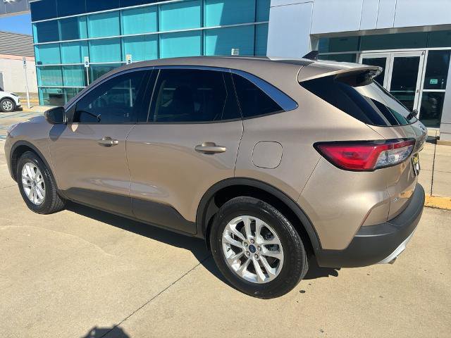 Certified 2020 Ford Escape SE image 3