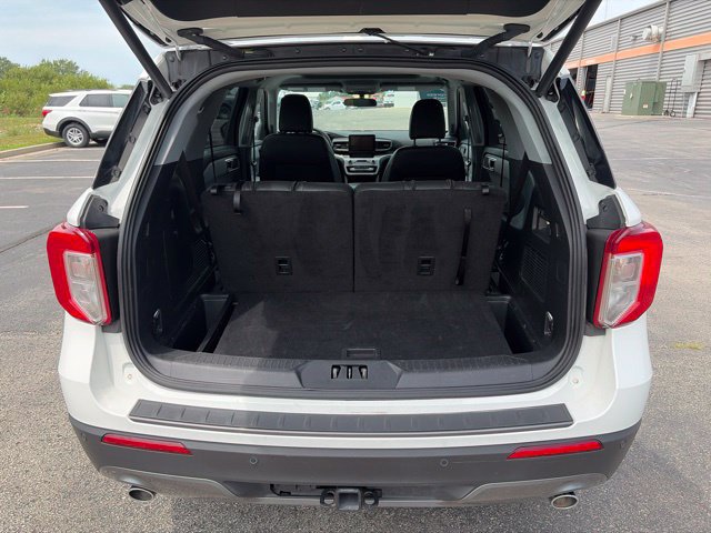 Certified 2024 Ford Explorer XLT w/ Equipment Group 202A AWD/4WD image 5