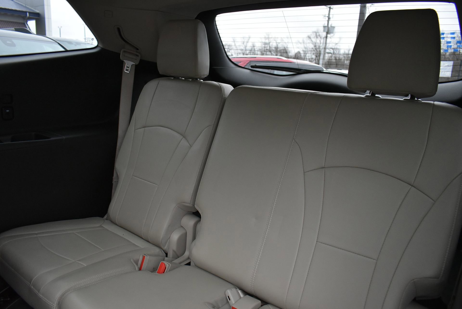 Used 2019 Buick Enclave Essence image 18