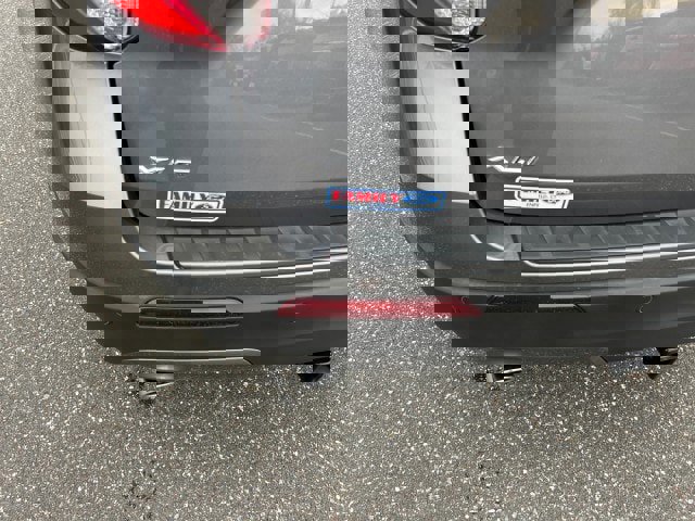 Certified 2022 Ford Explorer XLT w/ Equipment Group 202A image 25