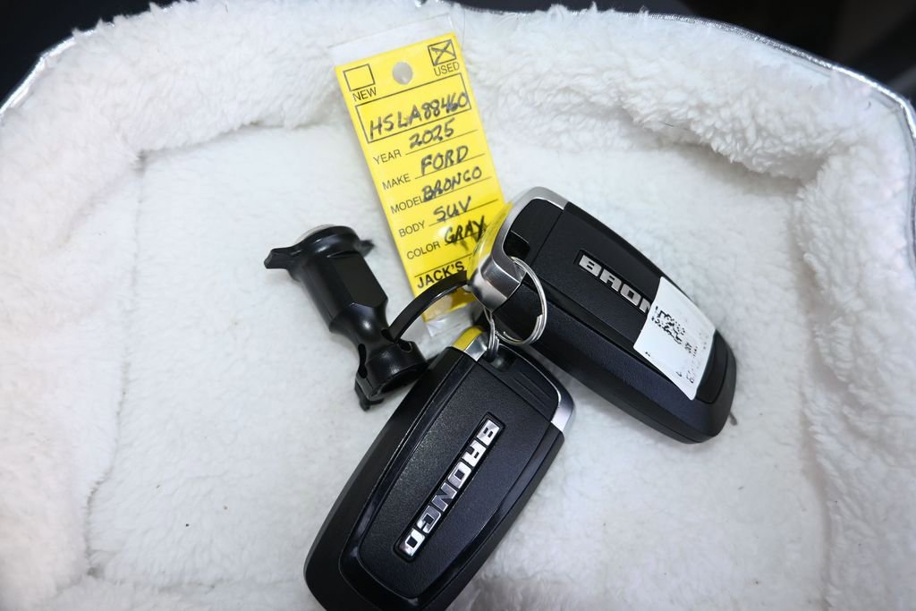 Certified 2025 Ford Bronco Badlands AWD/4WD image 22