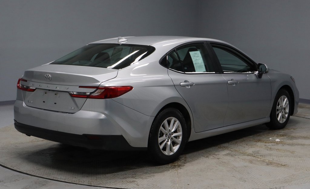 Used 2025 Toyota Camry LE image 11