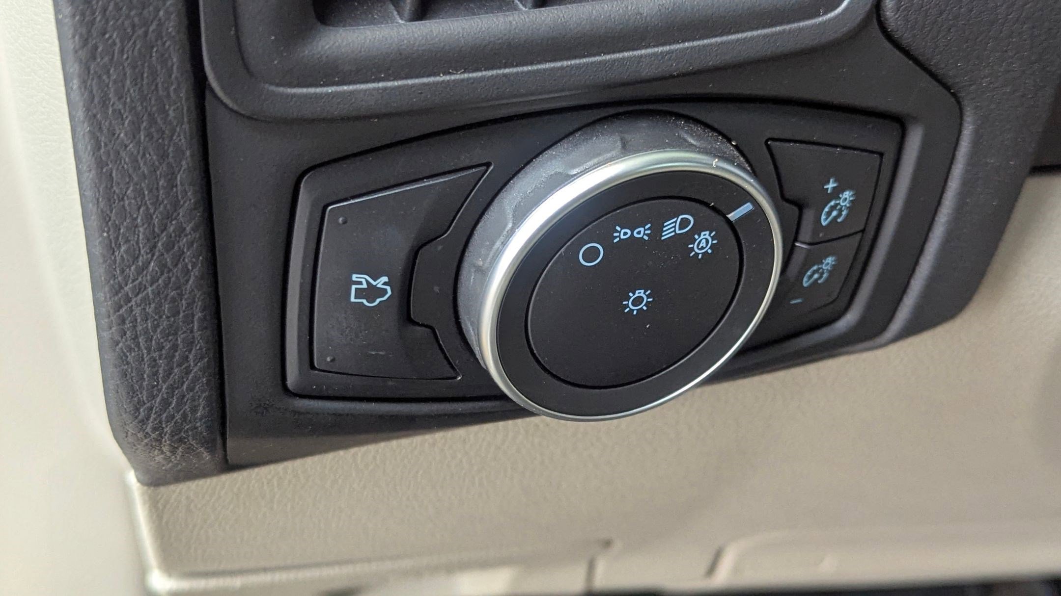 Certified 2018 Ford Focus SE image 17