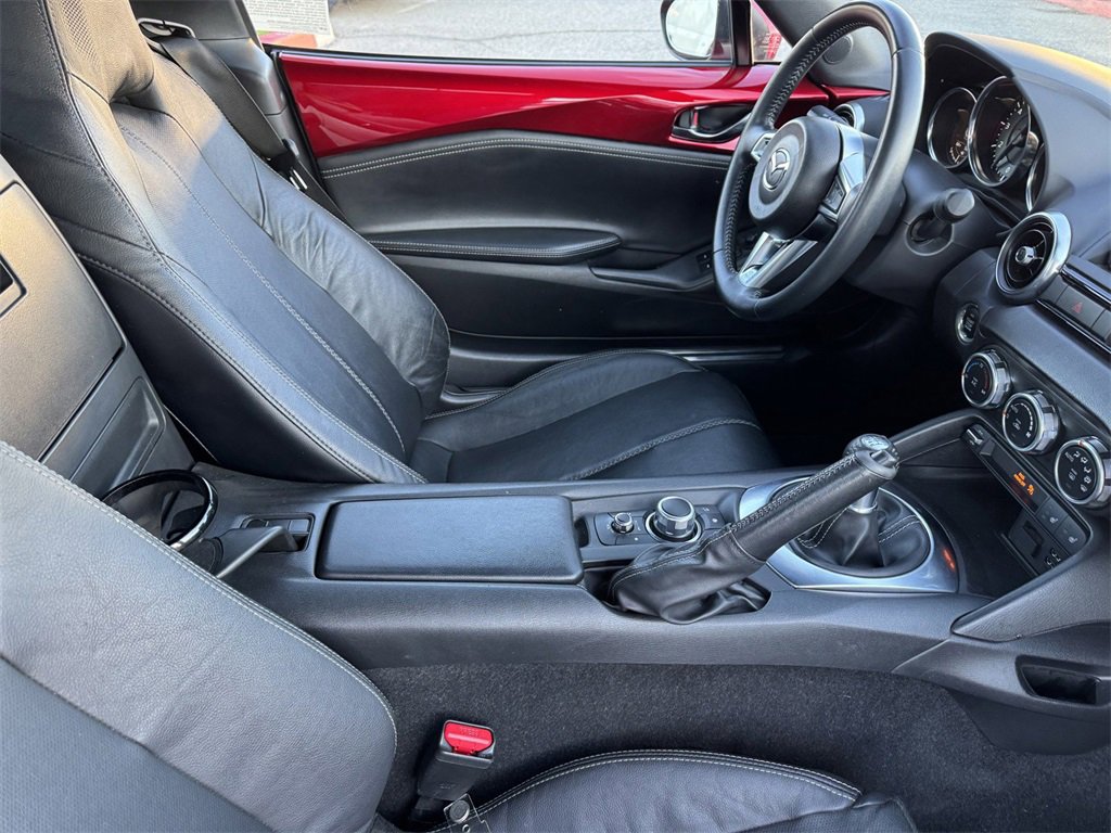 Used 2022 MAZDA MX-5 Miata RF Grand Touring image 6
