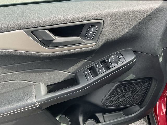 Certified 2022 Ford Escape SE w/ Cold Weather Package AWD/4WD image 14