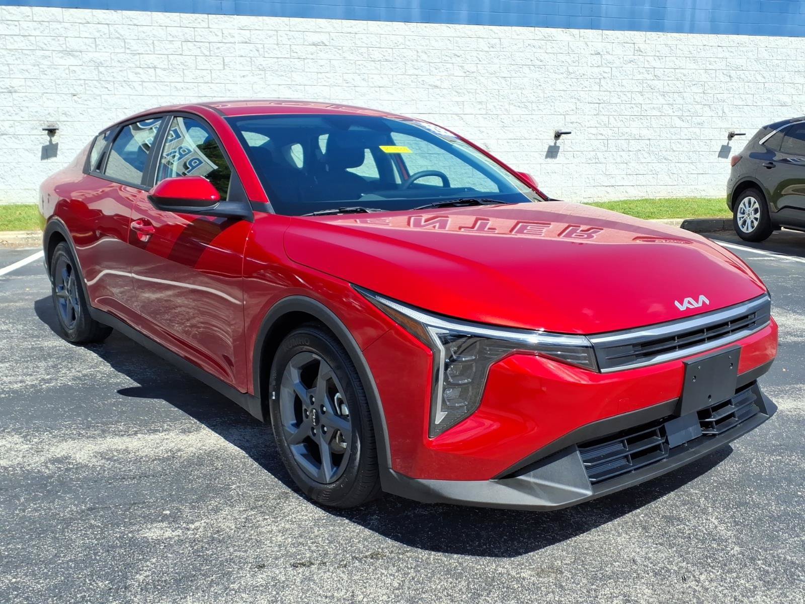 Used 2025 Kia K4 FWD image 1
