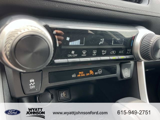 Used 2024 Toyota RAV4 LE AWD/4WD image 35