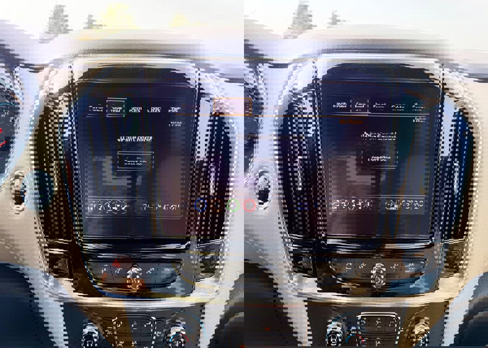 Used 2023 Chevrolet Traverse LT image 38