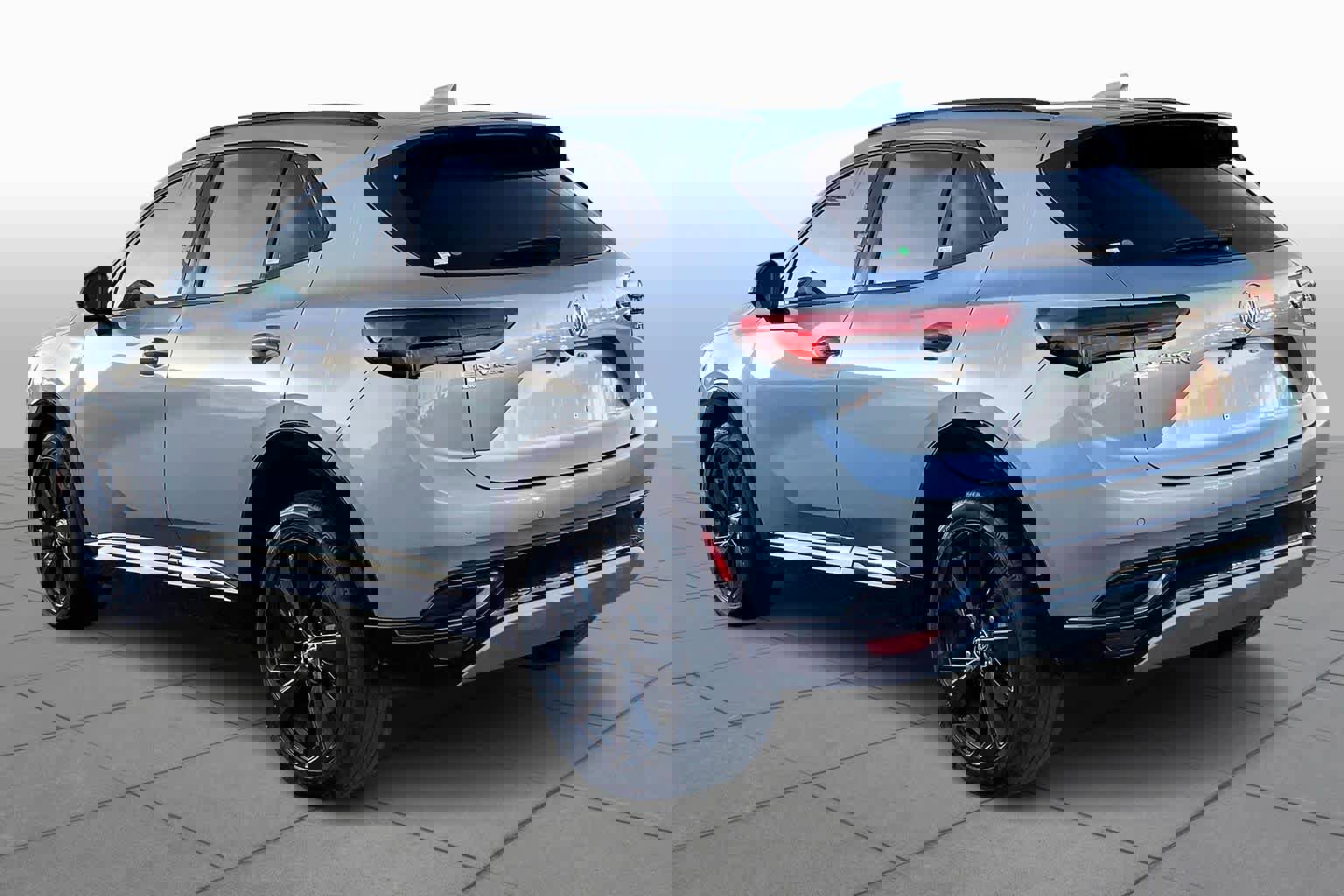 Used 2023 Buick Envision Essence w/ Technology Package I image 4