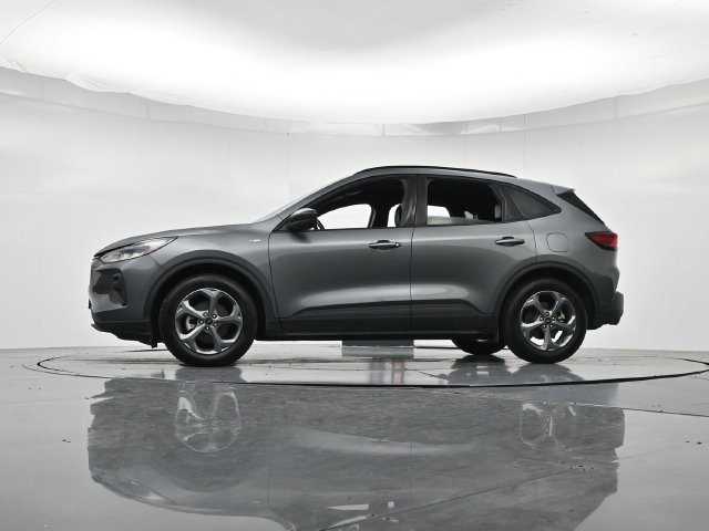 Certified 2025 Ford Escape ST-Line FWD image 39