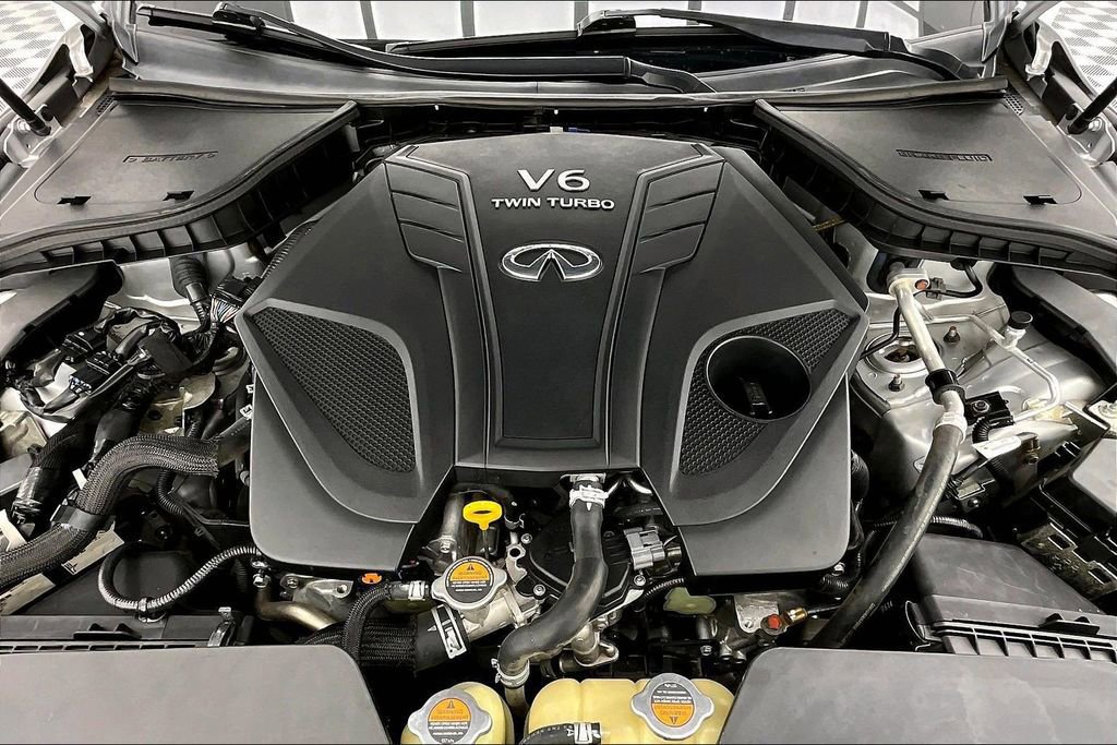 Used 2019 INFINITI Q60 3.0t Luxe w/ Essential Package image 12