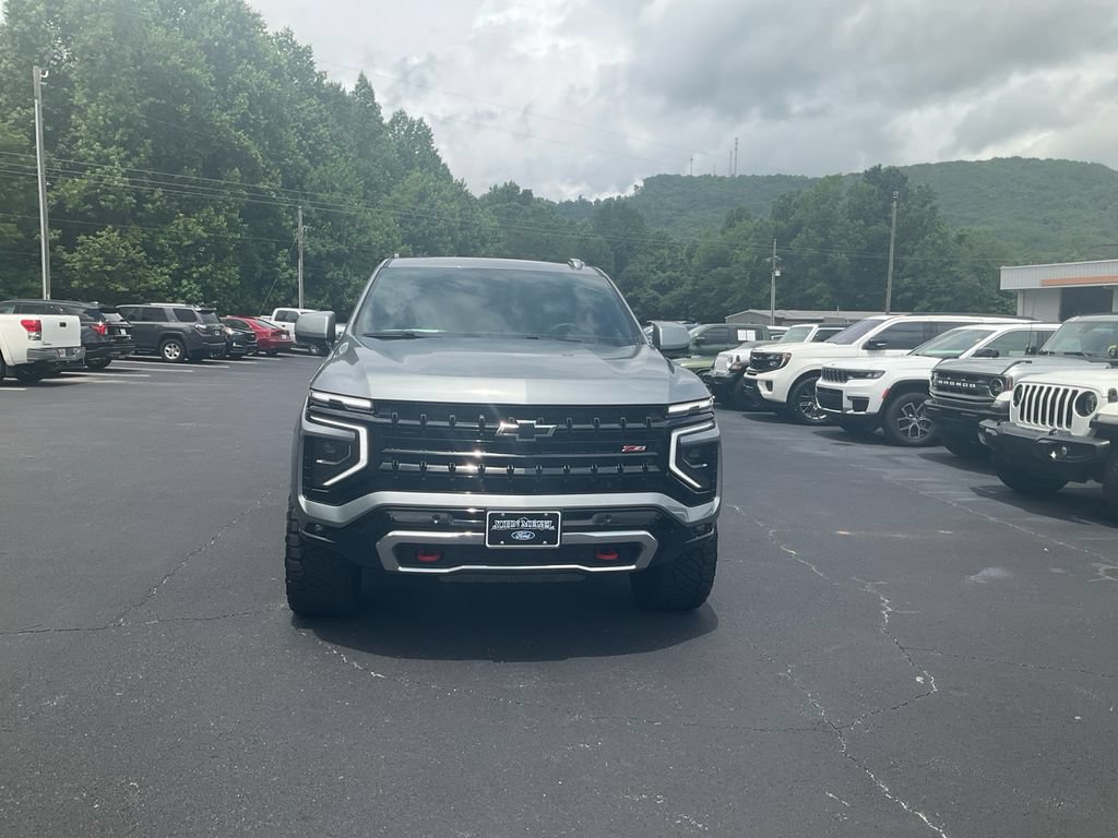 Used 2025 Chevrolet Tahoe Z71 w/ Comfort Package AWD/4WD image 2