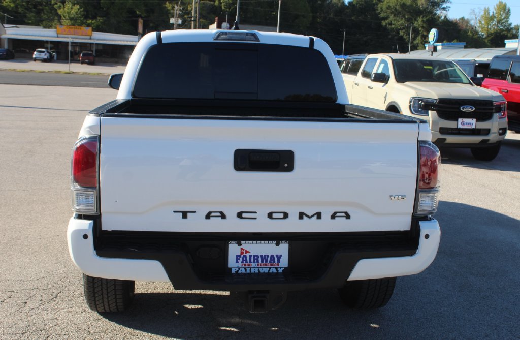 Used 2021 Toyota Tacoma TRD Sport w/ Technology Package RWD image 12