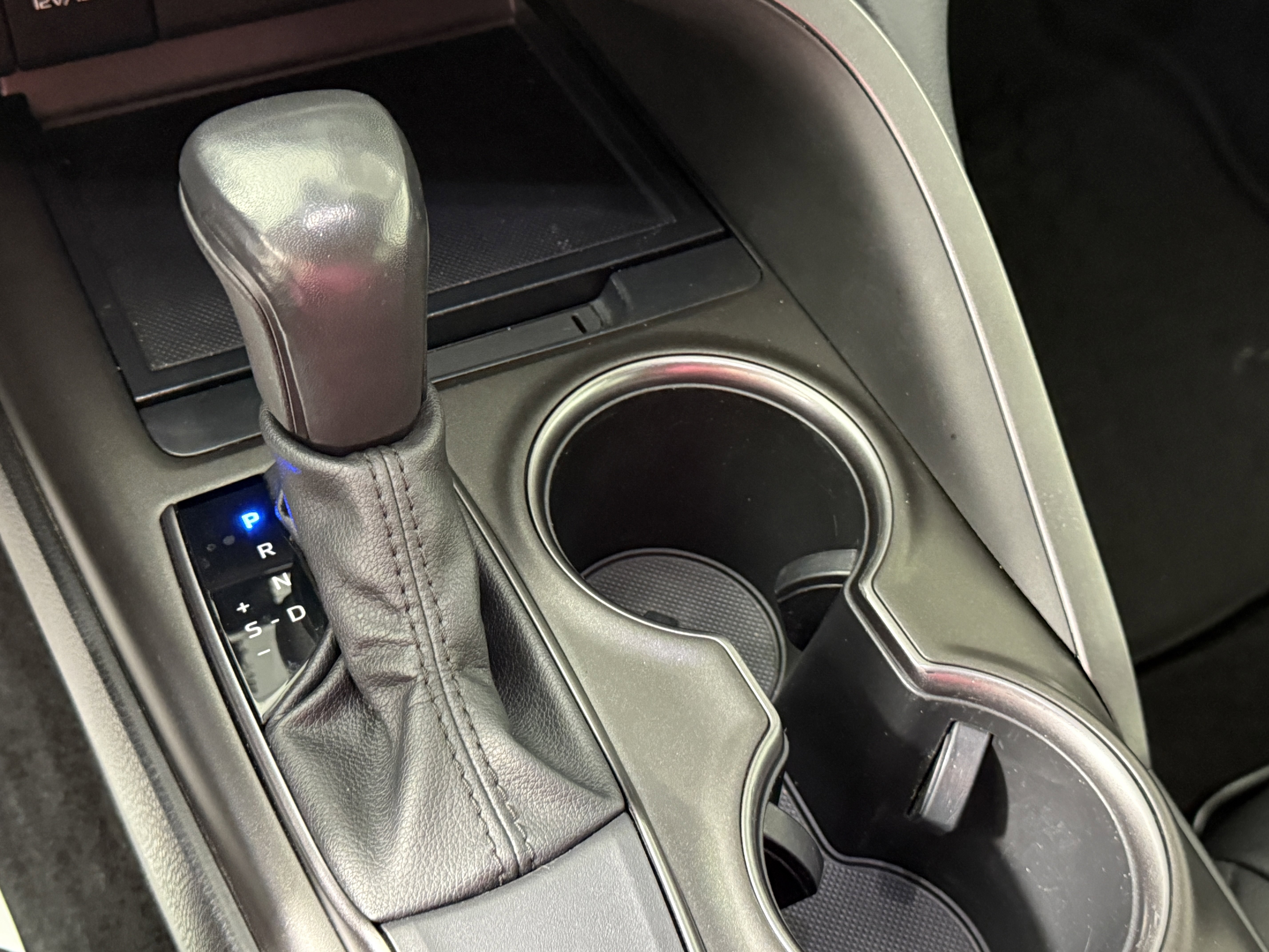 Used 2021 Toyota Camry SE w/ Convenience Package image 22