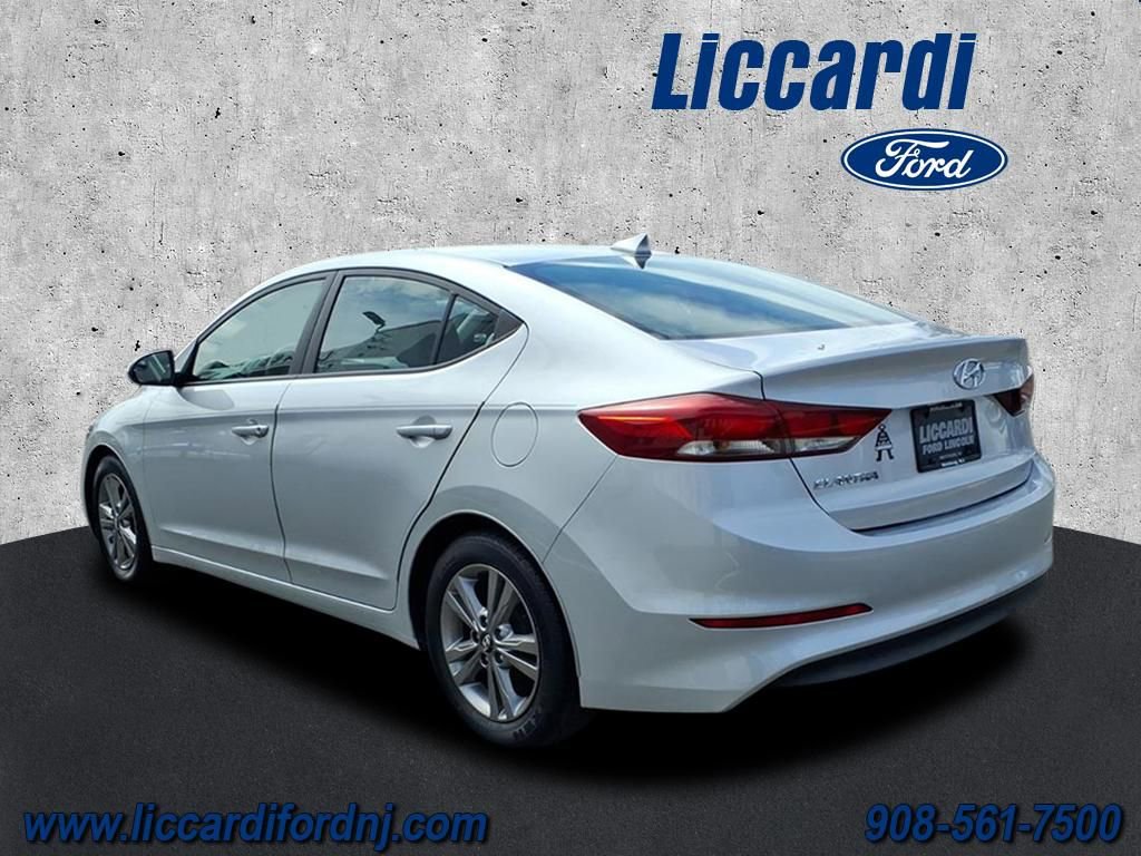 Used 2017 Hyundai Elantra SE FWD image 4
