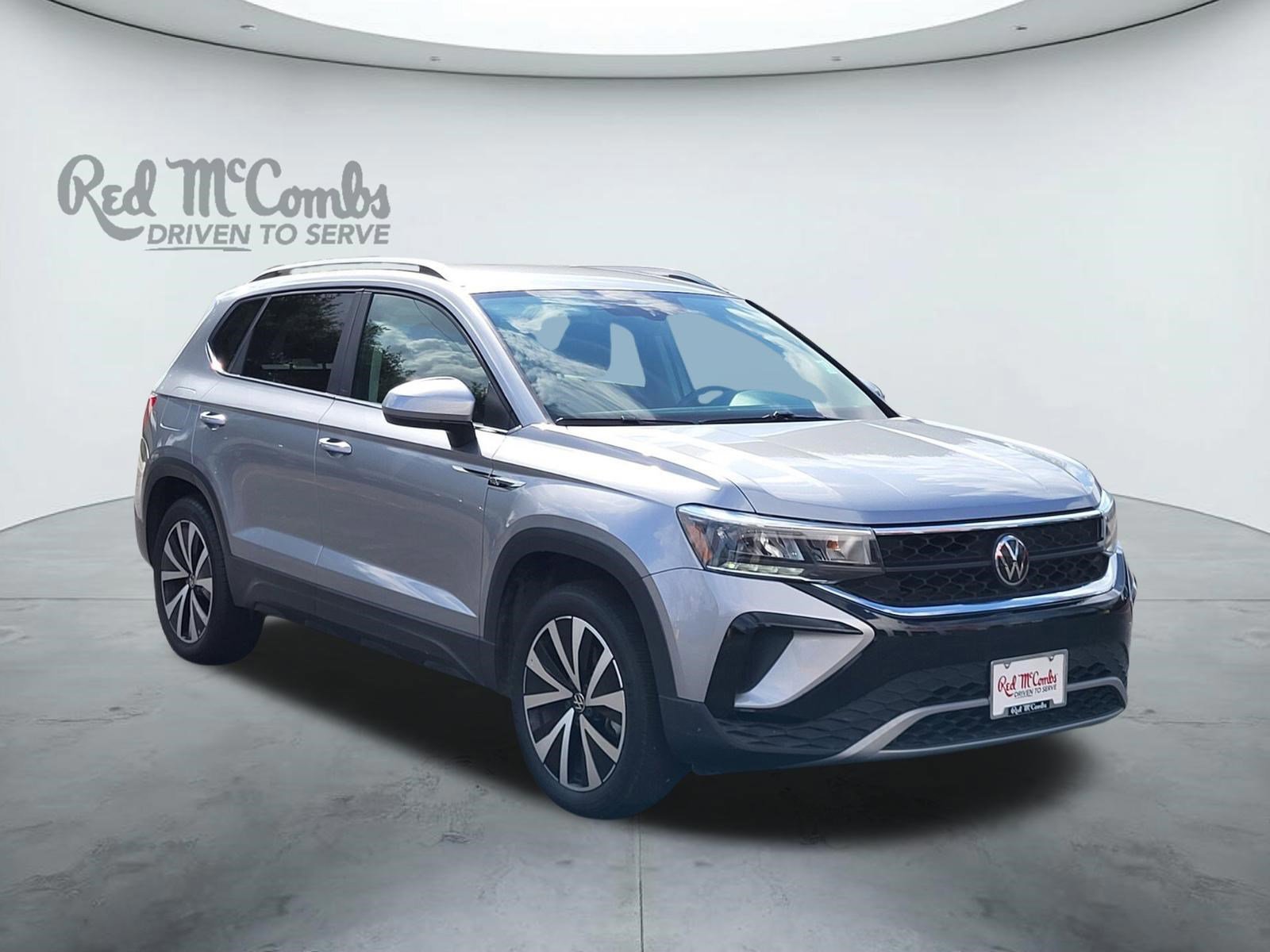 Used 2024 Volkswagen Taos SE FWD image 1