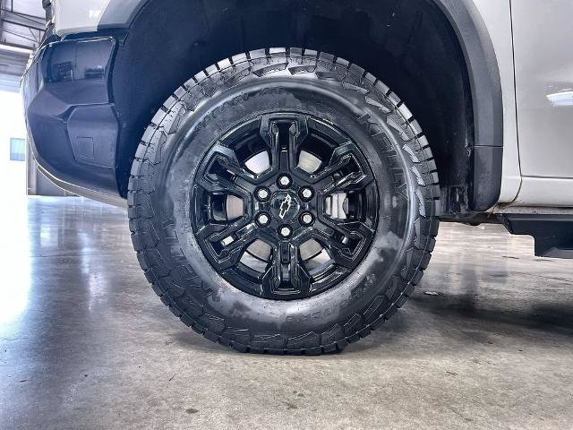 Used 2023 Chevrolet Silverado 1500 ZR2 w/ Technology Package AWD/4WD image 10
