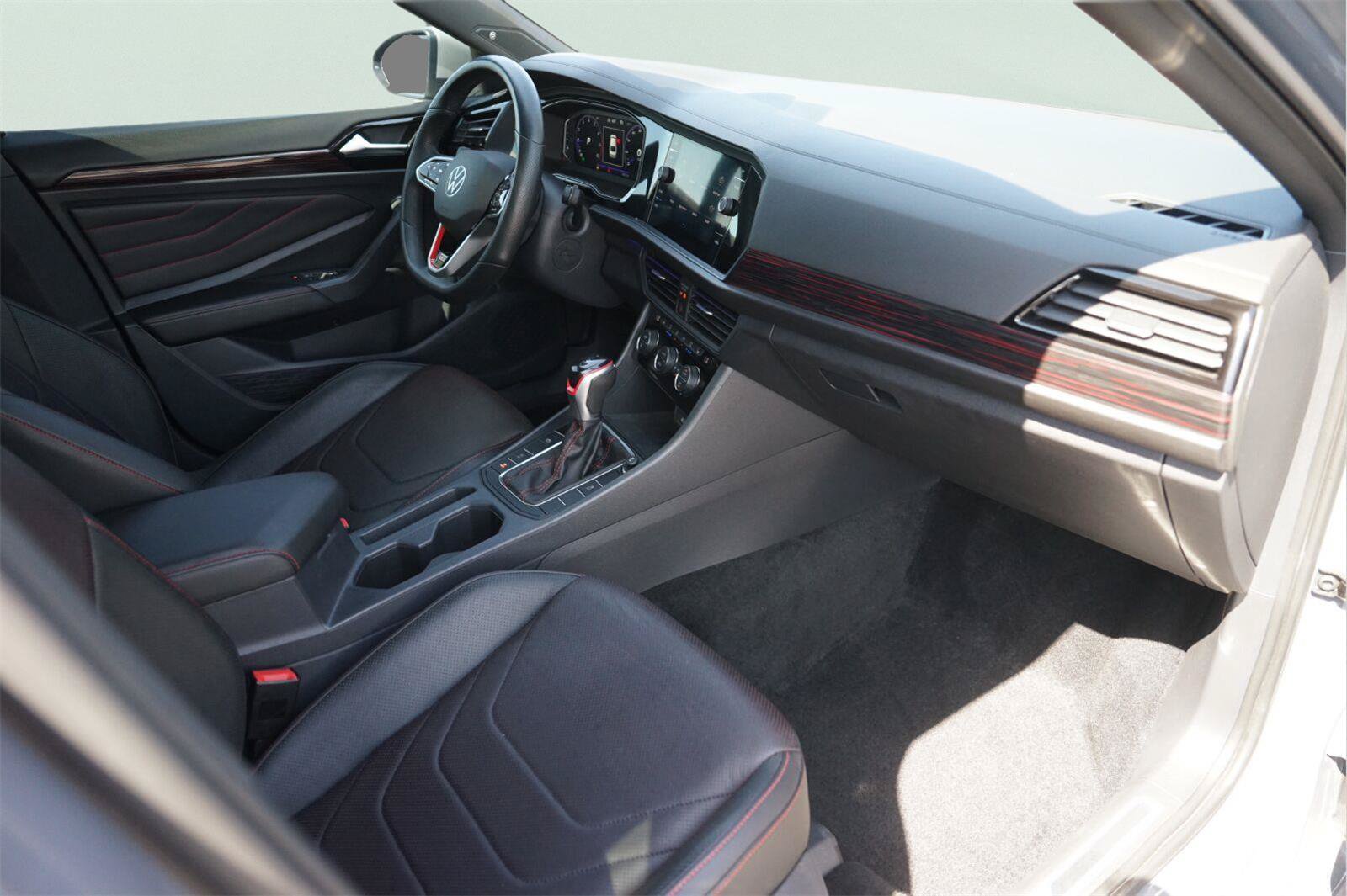 Used 2023 Volkswagen Jetta GLI Autobahn FWD image 18