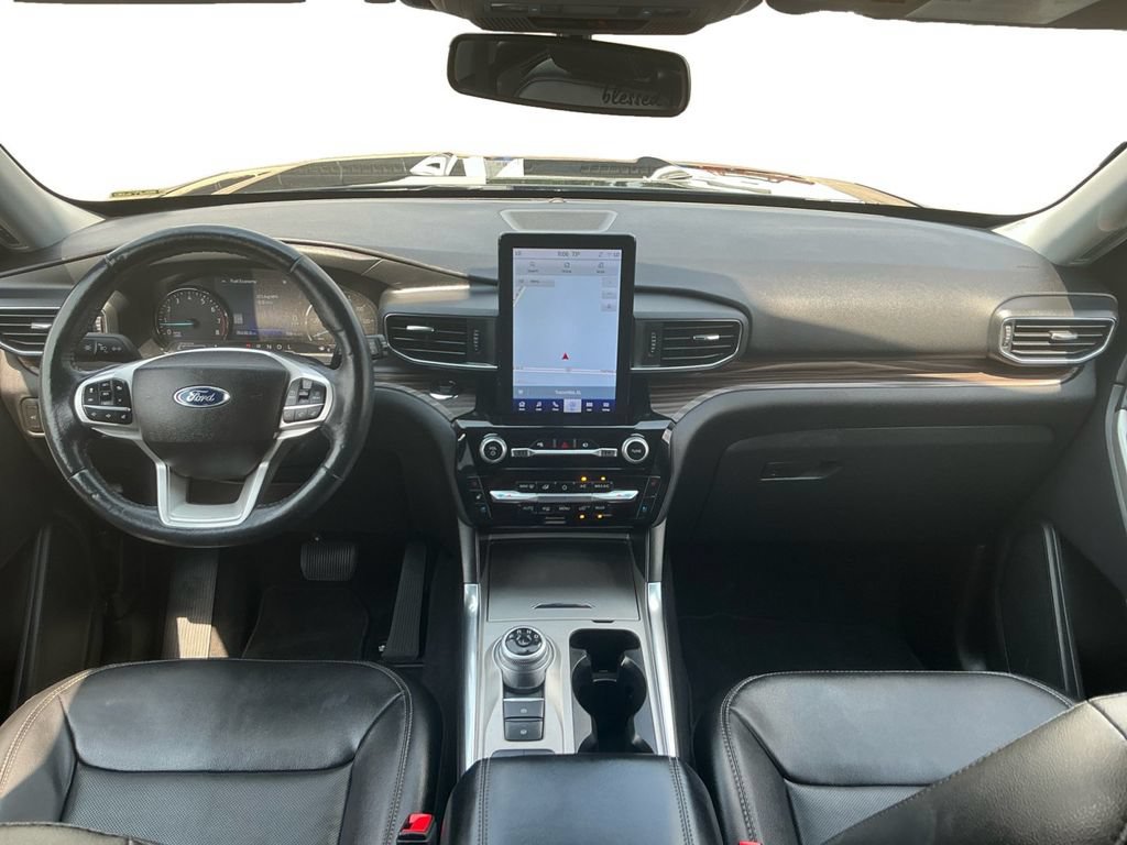 Certified 2022 Ford Explorer Limited w/ Limited Technology Package RWD image 17