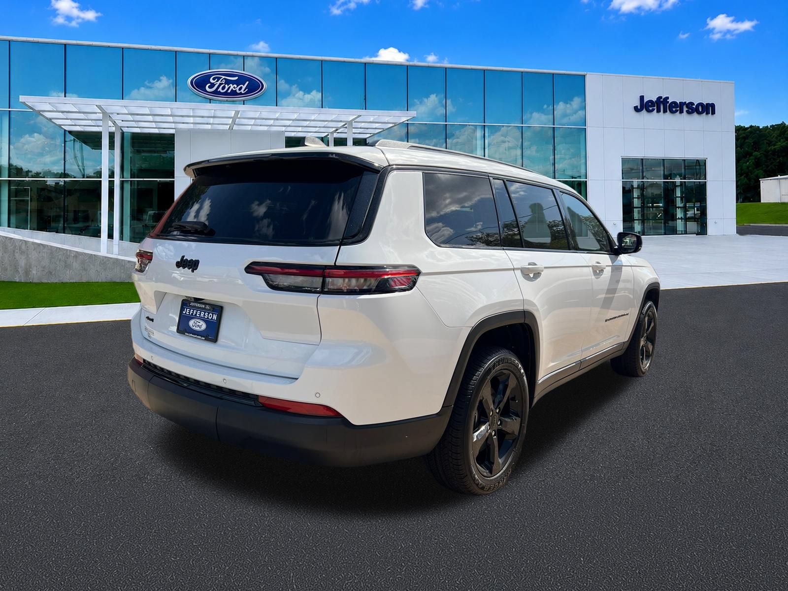 Used 2023 Jeep Grand Cherokee L Laredo AWD/4WD image 7