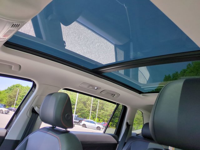 Used 2024 Volkswagen Tiguan Wolfsburg Edition w/ Panoramic Sunroof Package AWD/4WD image 29