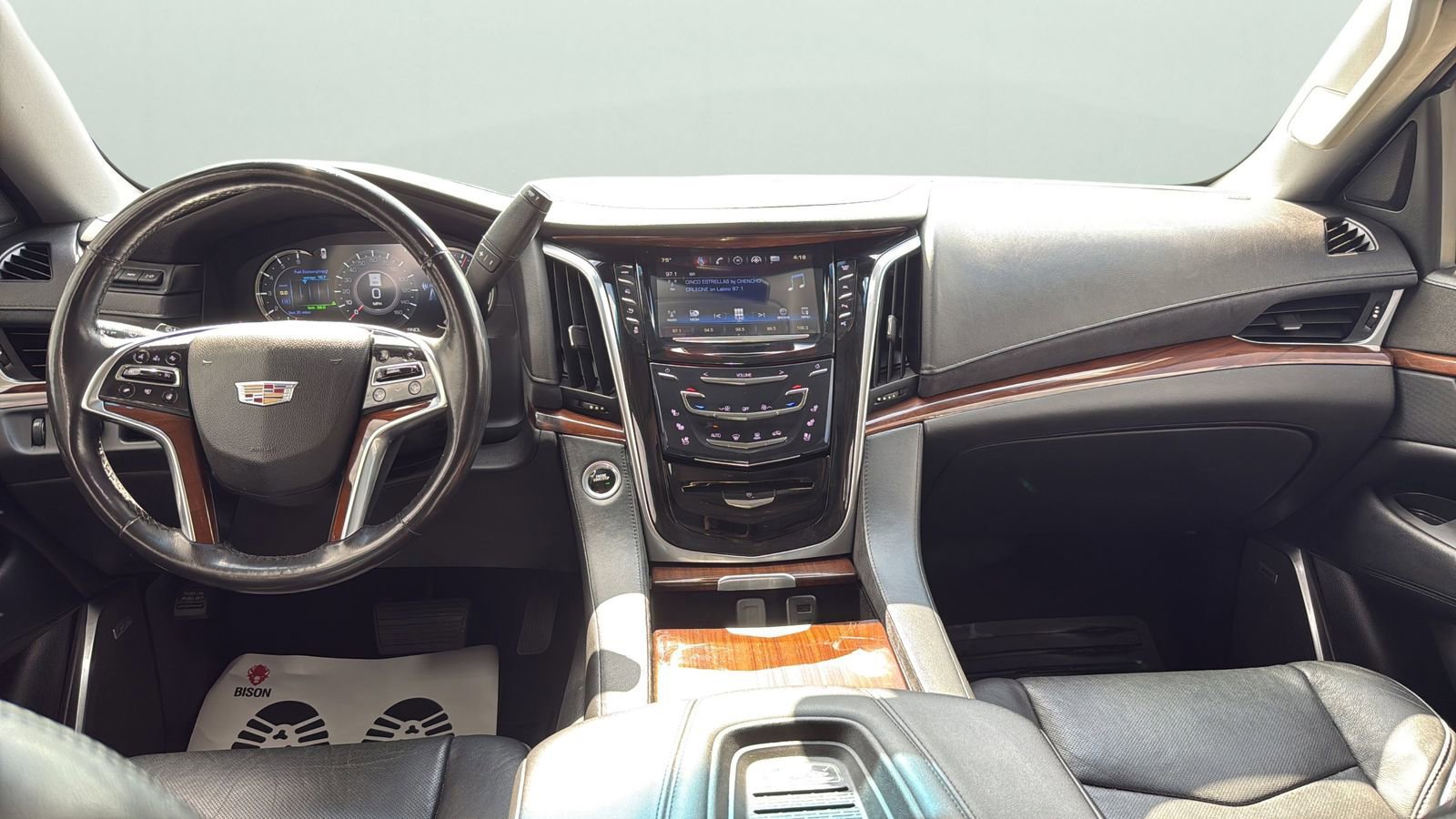 Used 2018 Cadillac Escalade Luxury RWD image 21