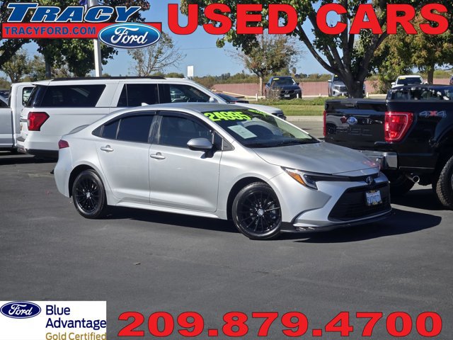 Used 2025 Toyota Corolla LE w/ Convenience Package FWD image 1