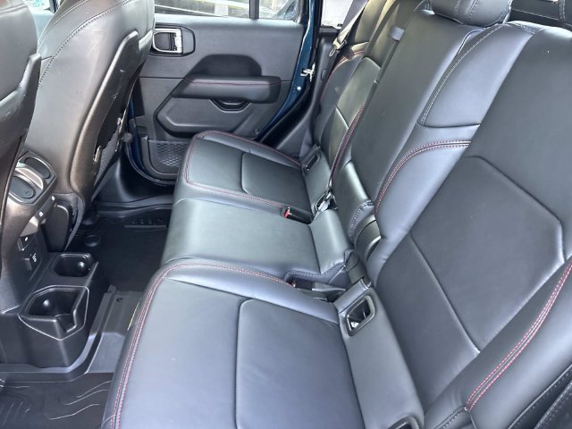Used 2025 Jeep Gladiator Rubicon w/ Safety Group AWD/4WD image 18