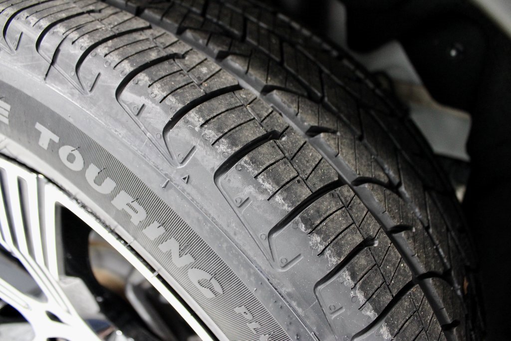 Used 2022 Volvo XC40 T5 Inscription image 21