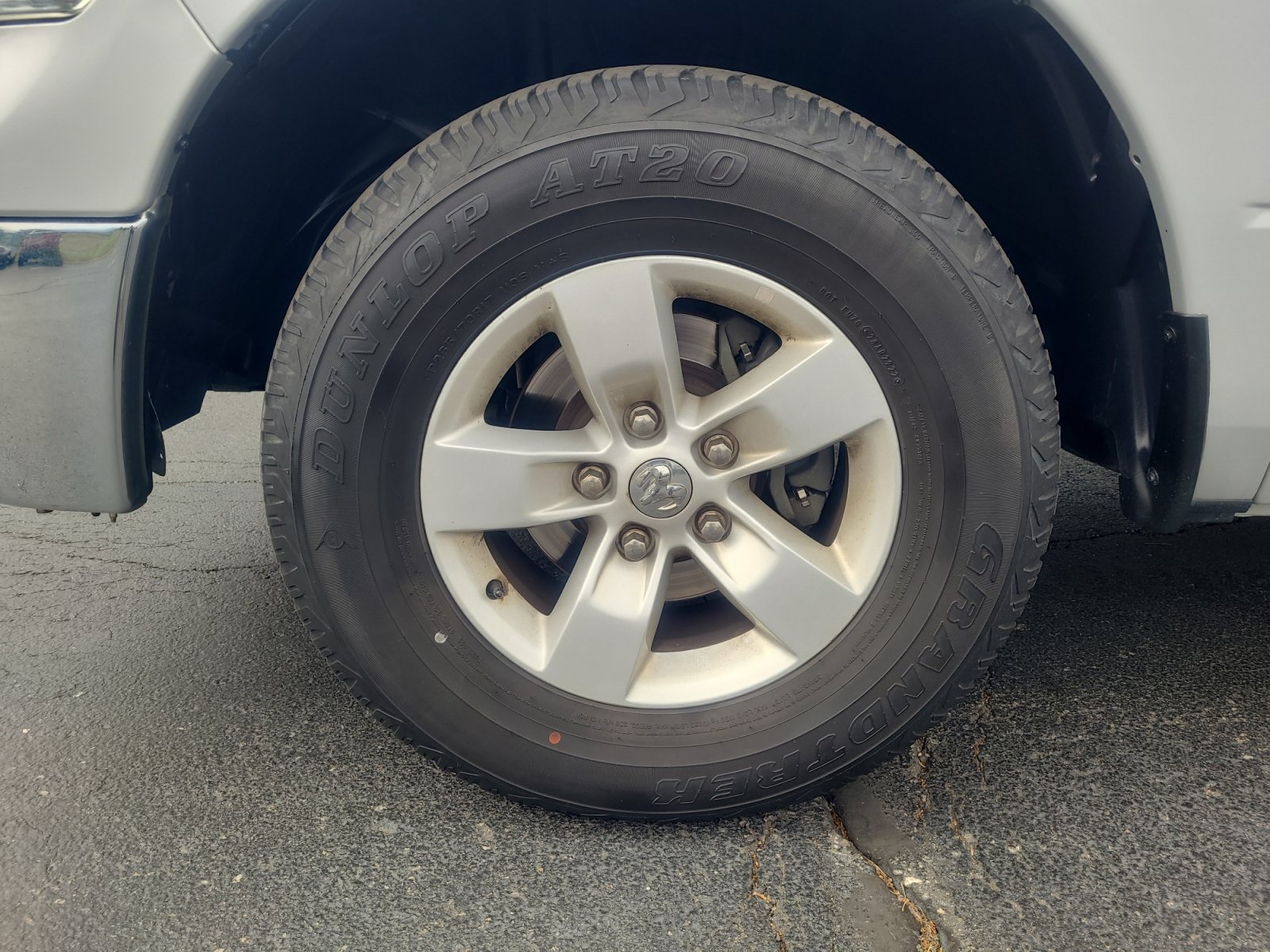Used 2018 RAM 1500 Classic SLT AWD/4WD image 26