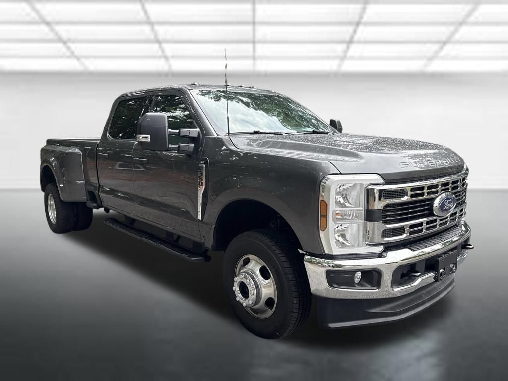 Certified 2026 Ford F350 XLT AWD/4WD image 9