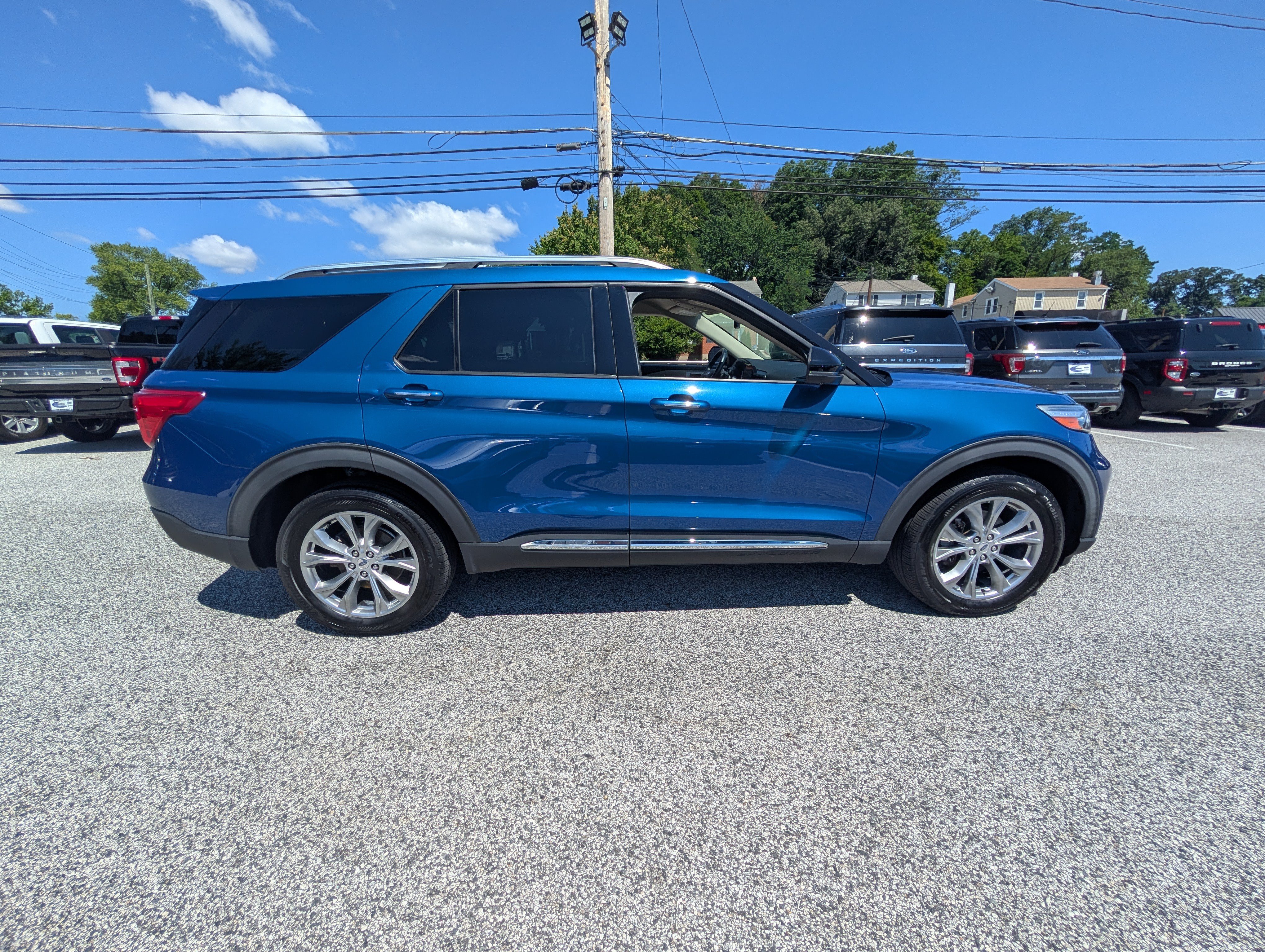 Certified 2020 Ford Explorer Limited AWD/4WD image 8