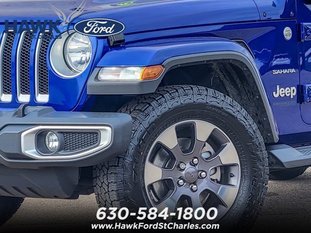 Used 2018 Jeep Wrangler Unlimited Sahara w/ Dual Top Group AWD/4WD image 3