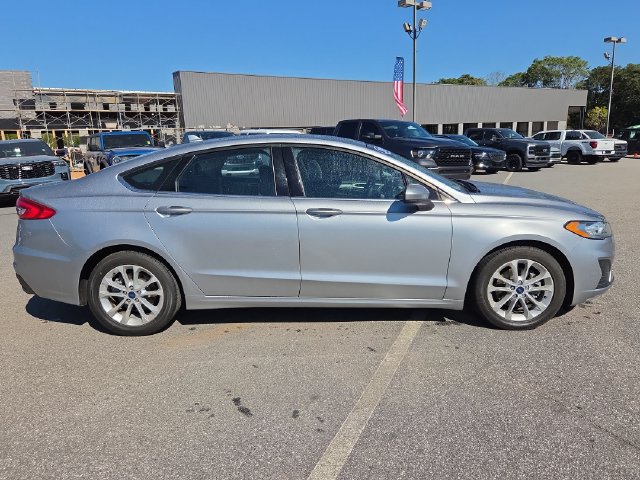Certified 2020 Ford Fusion SE FWD image 2