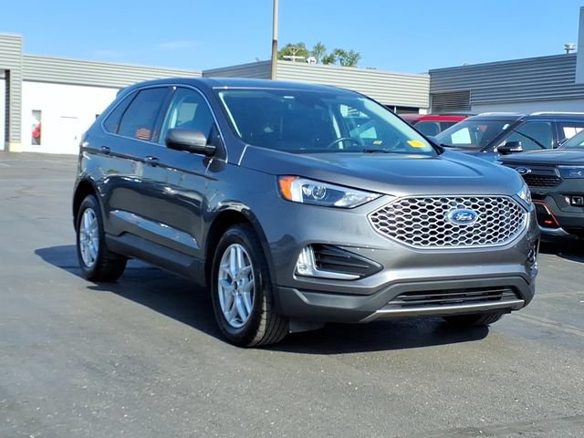 Certified 2023 Ford Edge SEL w/ Convenience Package AWD/4WD image 3