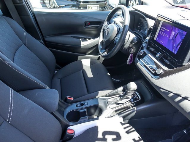 Used 2025 Toyota Corolla LE FWD image 30