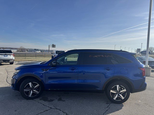 Used 2021 Kia Sorento S w/ Panoramic Sunroof Package image 2