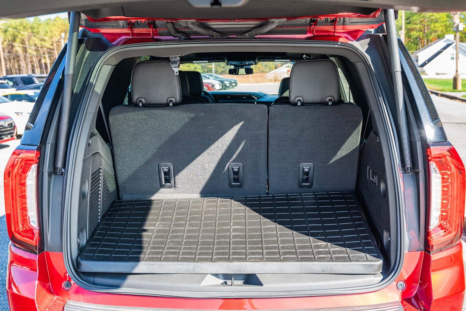 Used 2023 GMC Yukon Denali image 17