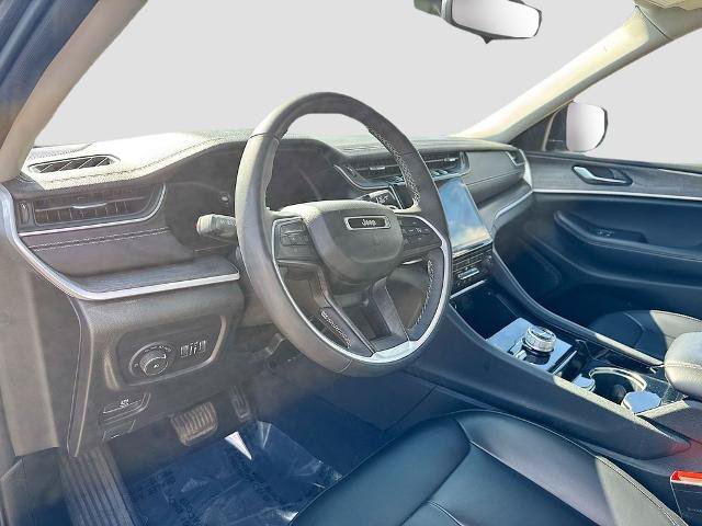 Used 2023 Jeep Grand Cherokee Limited AWD/4WD image 9