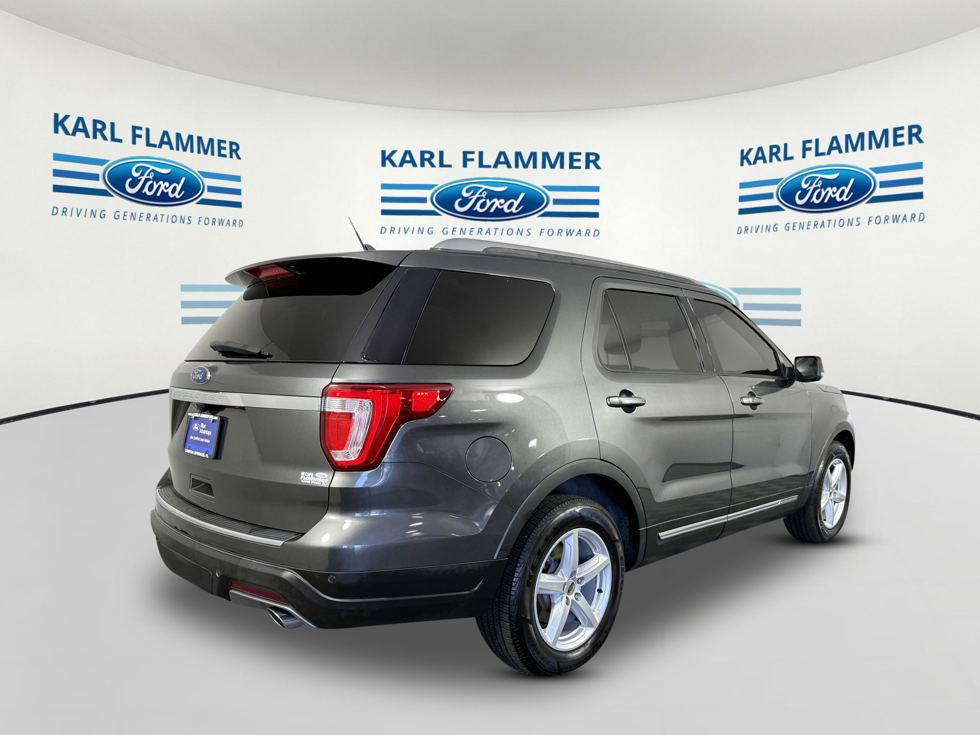 Certified 2018 Ford Explorer XLT w/ Equipment Group 202A image 3