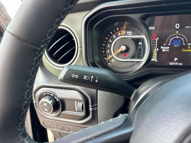 Used 2025 Jeep Gladiator Mojave w/ Safety Group AWD/4WD image 35