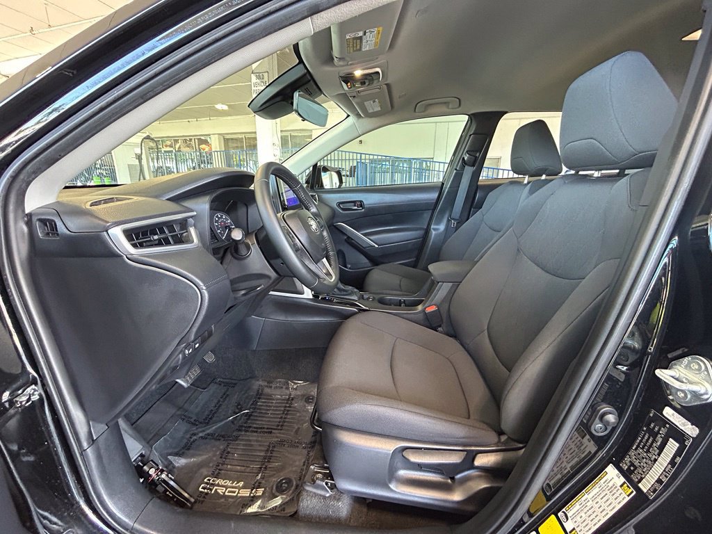 Used 2024 Toyota Corolla Cross LE FWD image 11