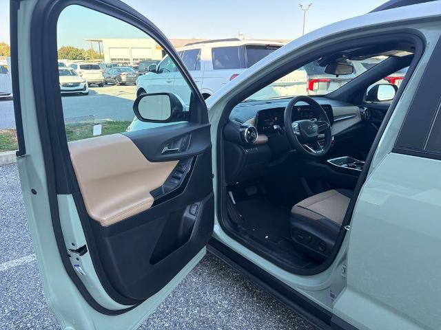 Used 2025 Chevrolet Equinox ACTIV AWD/4WD image 10